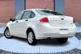 Used 2009 Ford Focus SE image 2
