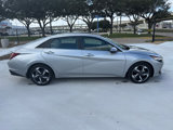 Used 2022 Hyundai Elantra Limited w/ Preferred Accessory Package image 4