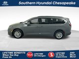 Used 2022 Chrysler Pacifica Touring-L image 1
