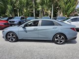 Used 2023 Hyundai Elantra Limited image 4
