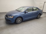 Used 2017 Volkswagen Jetta SE image 2