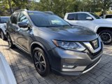 Used 2017 Nissan Rogue SL w/ SL Premium Package image 4