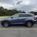 Used 2017 Toyota Highlander XLE image 2
