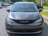 Used 2023 Chrysler Voyager LX image 3