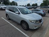 Used 2014 Nissan Pathfinder S image 3