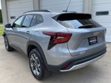 Used 2024 Chevrolet Trax LT w/ LT Convenience Package image 5