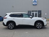 Used 2021 Nissan Rogue SV image 2