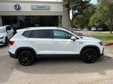 New 2024 Volkswagen Taos SE image 2