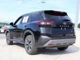 Used 2023 Nissan Rogue SV image 3