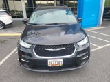 Used 2022 Chrysler Pacifica Touring-L image 2