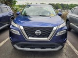 Used 2022 Nissan Rogue SV image 2