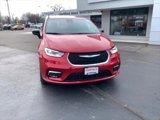 New 2025 Chrysler Pacifica Select image 3