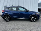 Used 2018 Nissan Kicks SR image 2