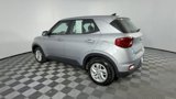 Used 2021 Hyundai Venue SE image 6