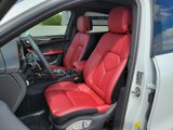 Used 2025 Porsche Macan image 5