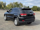 Used 2021 Jeep Grand Cherokee Laredo image 3