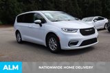 Used 2023 Chrysler Pacifica Touring-L image 5