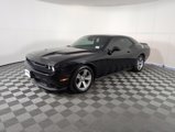 Used 2018 Dodge Challenger SXT image 3