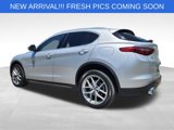 Used 2018 Alfa Romeo Stelvio AWD image 4