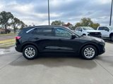 Used 2022 Ford Escape SE image 2