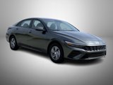 Used 2025 Hyundai Elantra SE image 3