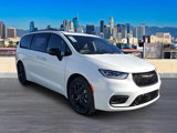 New 2025 Chrysler Pacifica Limited image 4