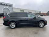 New 2025 Chrysler Pacifica Select image 3