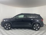 Used 2024 Volkswagen Taos SE w/ Panoramic Sunroof Package image 4