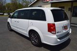 Used 2017 Dodge Grand Caravan SXT w/ Driver Convenience Group image 4
