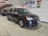Used 2014 Chrysler Town & Country Touring-L w/ Driver Convenience Group image 2