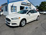Used 2015 Ford Fusion SE image 2