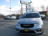 Used 2021 Chrysler Pacifica Touring-L image 2