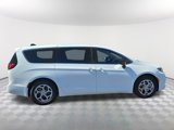 New 2024 Chrysler Pacifica Limited w/ Uconnect Theater Family Group image 2