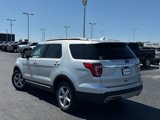 Used 2017 Ford Explorer XLT image 5