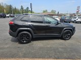 Used 2017 Jeep Cherokee Trailhawk image 5