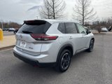Used 2024 Nissan Rogue SV image 3