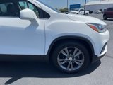 Used 2020 Chevrolet Trax LT w/ LT Convenience Package image 2