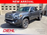 Used 2017 Toyota Tacoma TRD Sport image 3