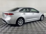 Used 2022 Toyota Corolla LE image 2