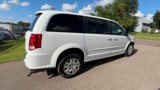 Used 2017 Dodge Grand Caravan SE image 5