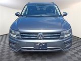 Used 2019 Volkswagen Tiguan SE w/ Panoramic Sunroof Package image 2