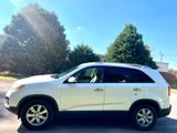 Used 2011 Kia Sorento LX image 3