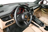 Certified 2022 Porsche Macan image 4