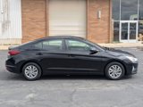 Used 2019 Hyundai Elantra SE image 2