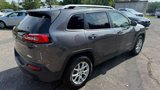 Used 2017 Jeep Cherokee Latitude w/ Cold Weather Group image 5