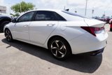 Used 2021 Hyundai Elantra SEL w/ Convenience + Premium Package image 4