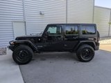 Used 2018 Jeep Wrangler Unlimited Sahara image 2
