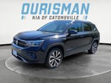 Used 2022 Volkswagen Taos SE w/ Panoramic Sunroof Package image 2