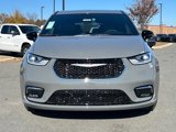 New 2025 Chrysler Pacifica Select image 2