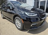 New 2025 Chrysler Pacifica Select image 3